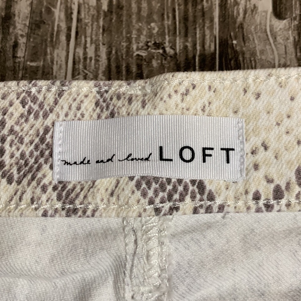 LOFT Skinny Jeans in Cream with Taupe Snake Print - 8 - Picture 6 of 10